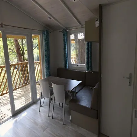 Mobil Home, Animaux Admis - 2 Pers. - Api-1-52-2656 * Les Thuiles